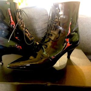 YSL PATENT LEATHER KITTEN BOOTIES